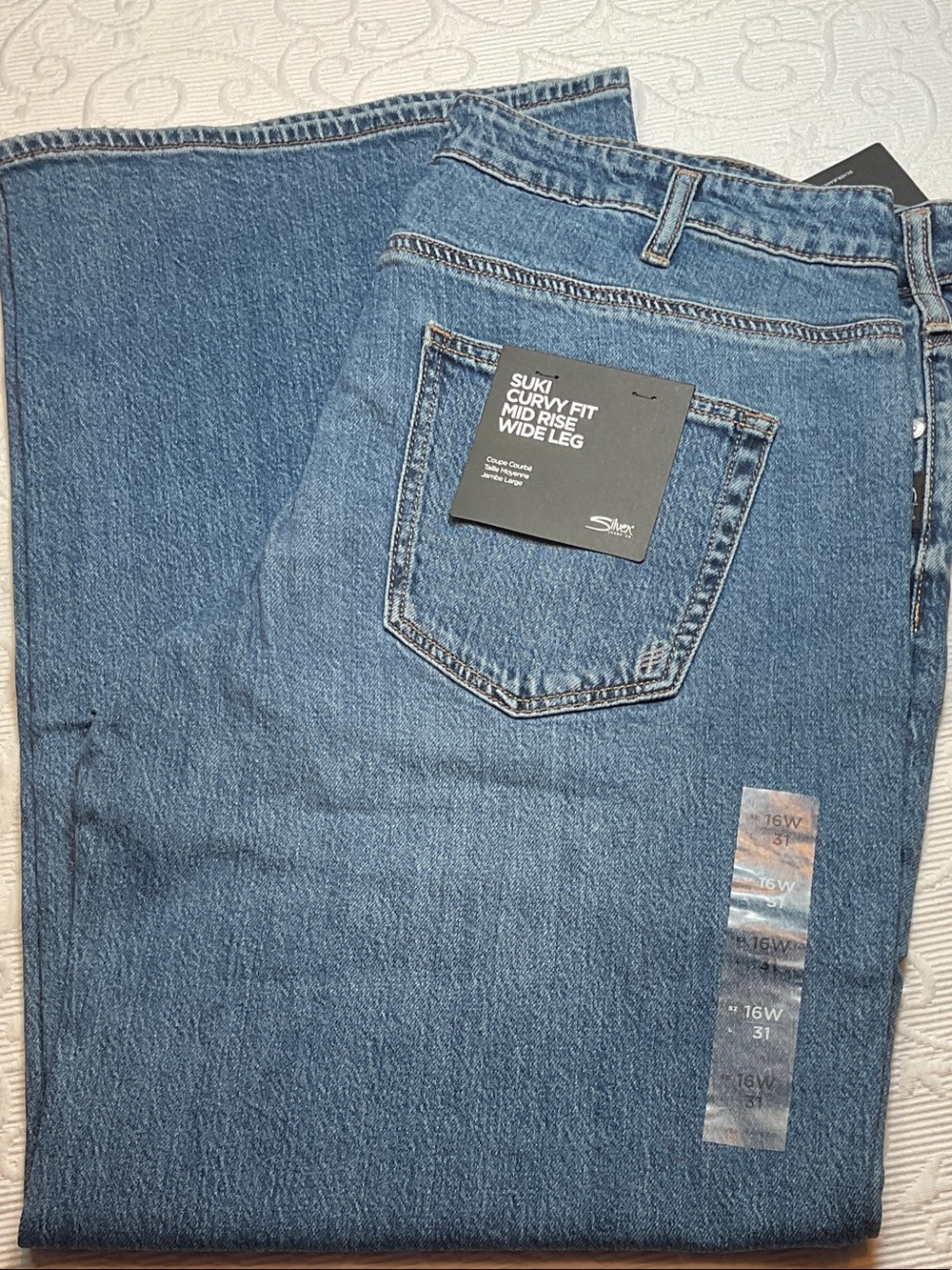 Silver Jeans Suki Curvy Fit Mid-Rise Wide Leg Jeans - Denim Blue. 16W X 31. NWT